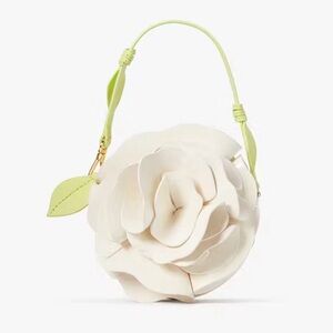 Kate Spade Flora Patent Leather 3d Wristlet NWT/NIP 🪷